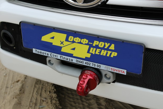 TOYOTA HILUX 2015+ (06-2017)