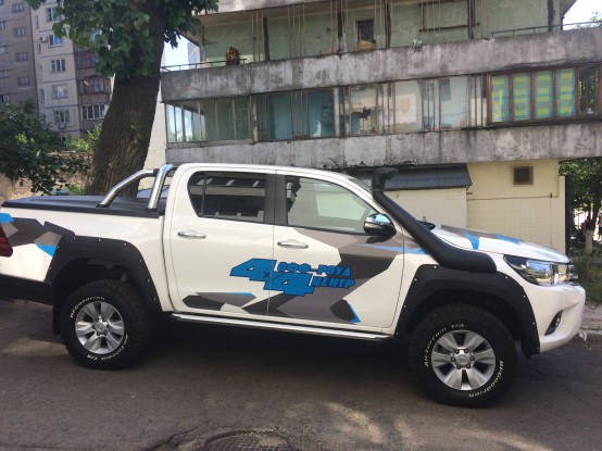 TOYOTA HILUX 2015+ (06-2017)
