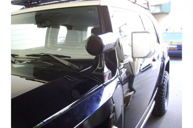 Установка фары-искателя IPF924 на Toyota FJ-Cruiser